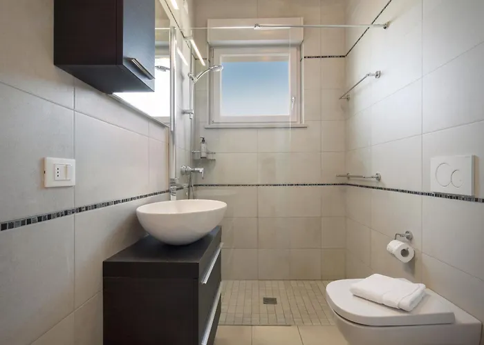 Lisi With Pool Вілла *