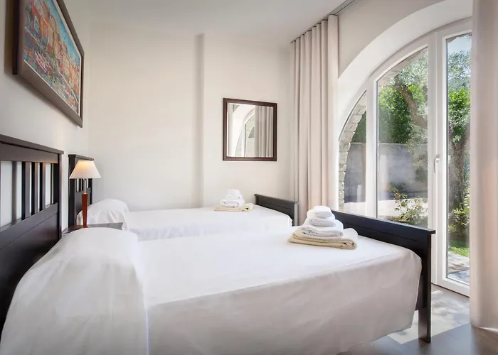 Lisi With Pool Вілла *