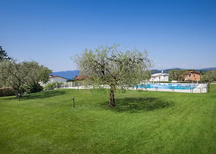 Lisi With Pool Бардоліно