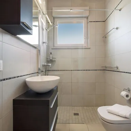 Lisi With Pool Villa *