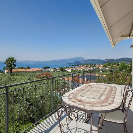 Lisi With Pool Villa