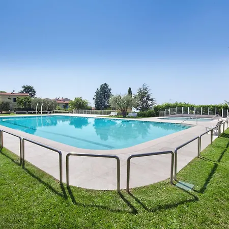 וילה Lisi With Pool